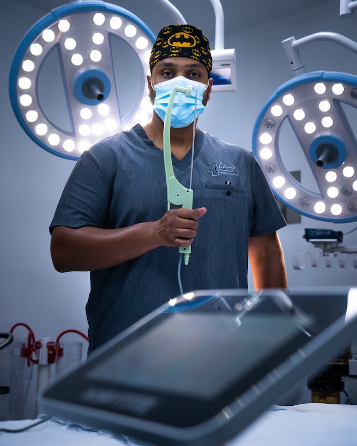 Cirujano plastico Jhony Camarero